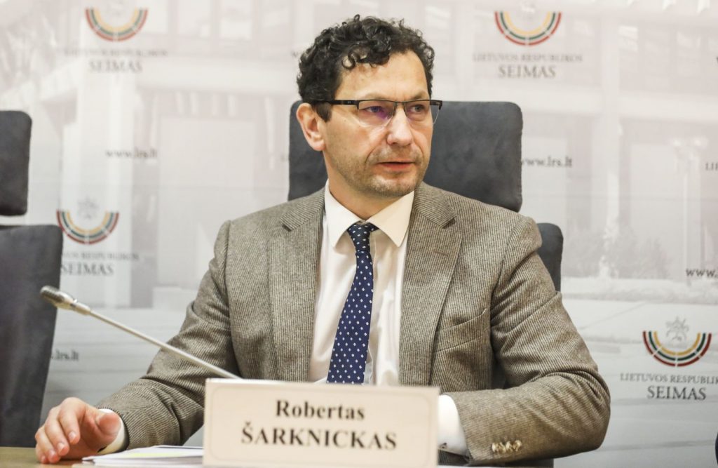 Robertas Šarknickas: “Lietuvos žmonės protingiau mąsto nei kai kurie Seimo politikai”